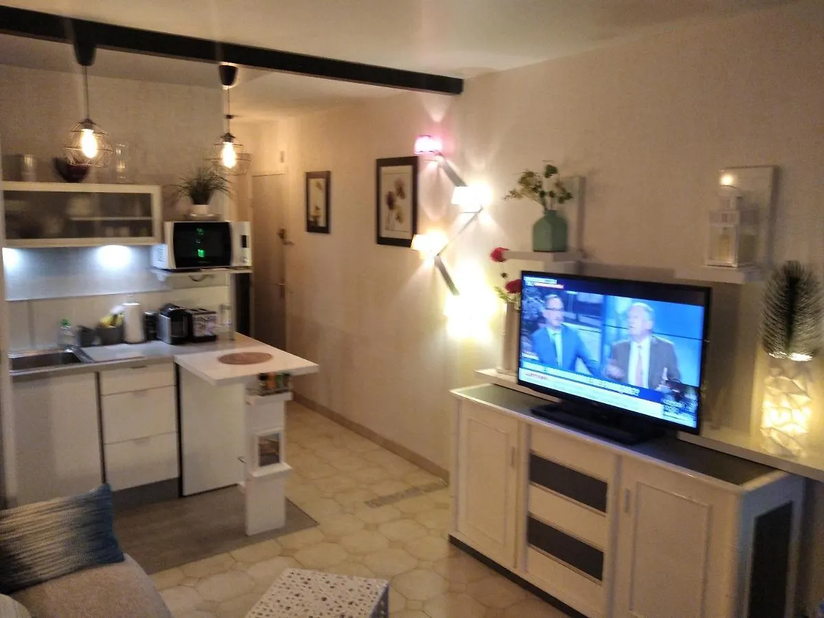 Baie Des Anges Appartement Bis Villeneuve-Loubet 0*,  Francia